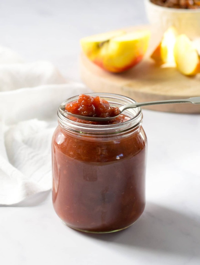 apple chutney with dates and cranberries