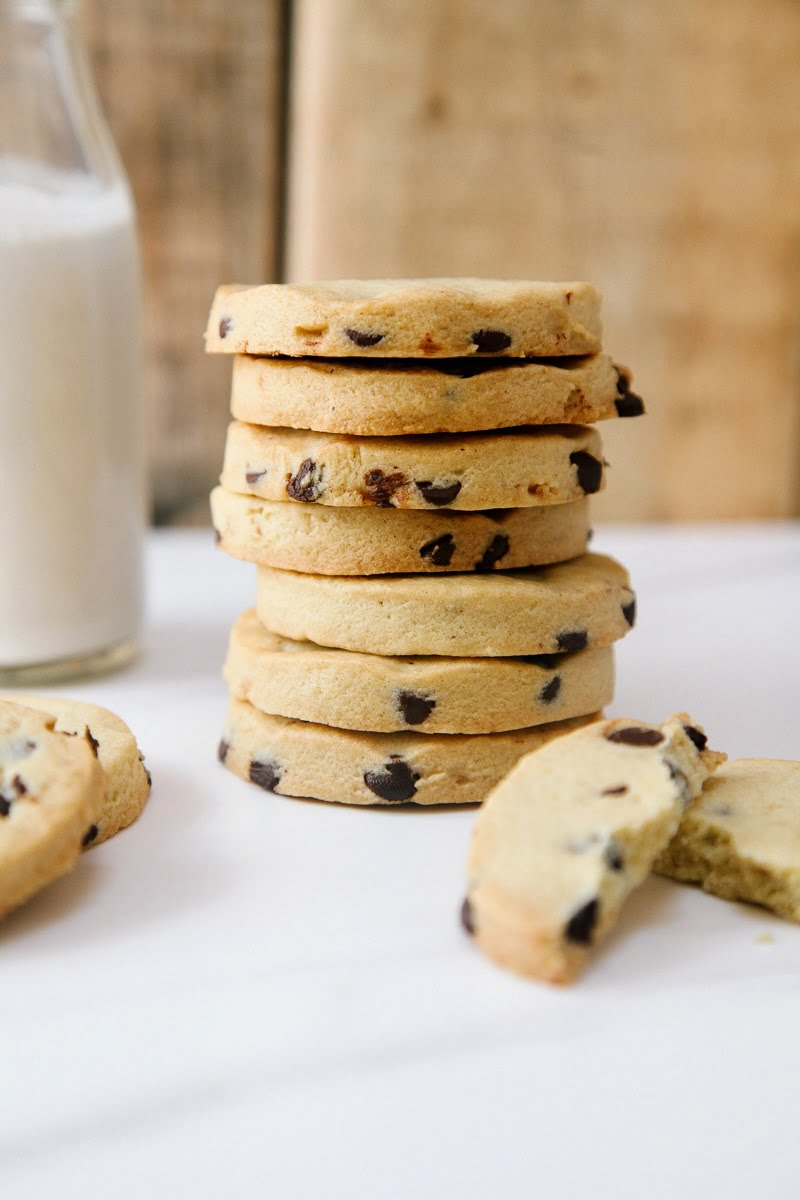 vegan chocolate chip shortbread