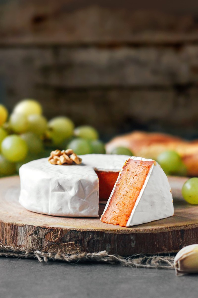 vegan sun-dried tomato camembert